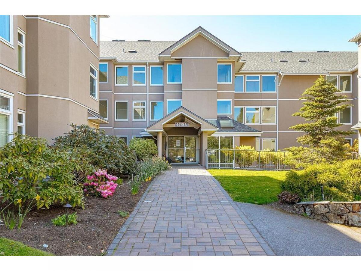 Picture of Condo For Sale in Saanich, British Columbia, Canada