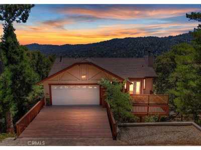 Home For Sale in Crestline, California