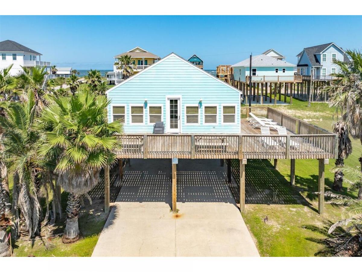 Picture of Home For Sale in Freeport, Texas, United States