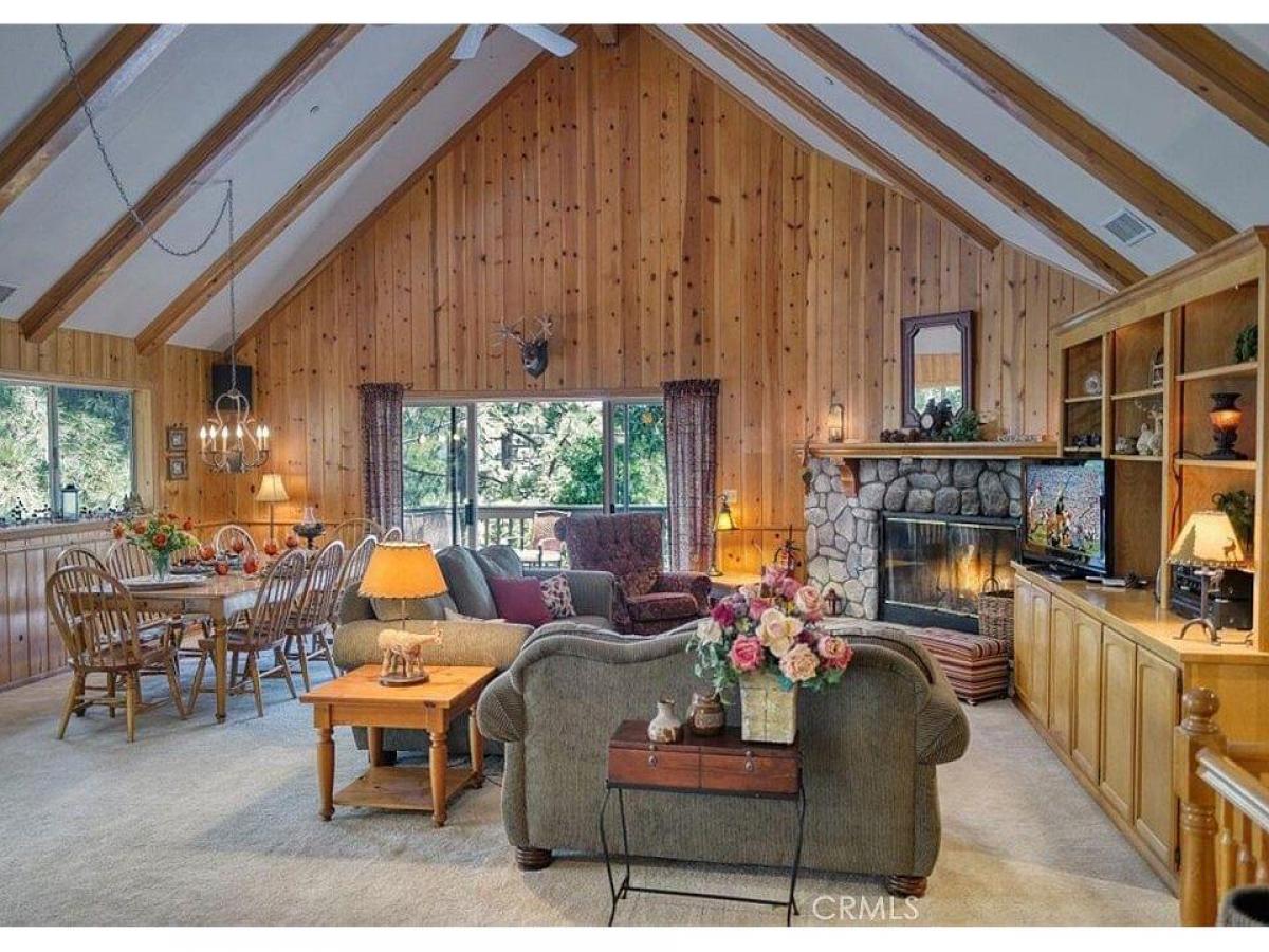 Picture of Home For Sale in Lake Arrowhead, California, United States