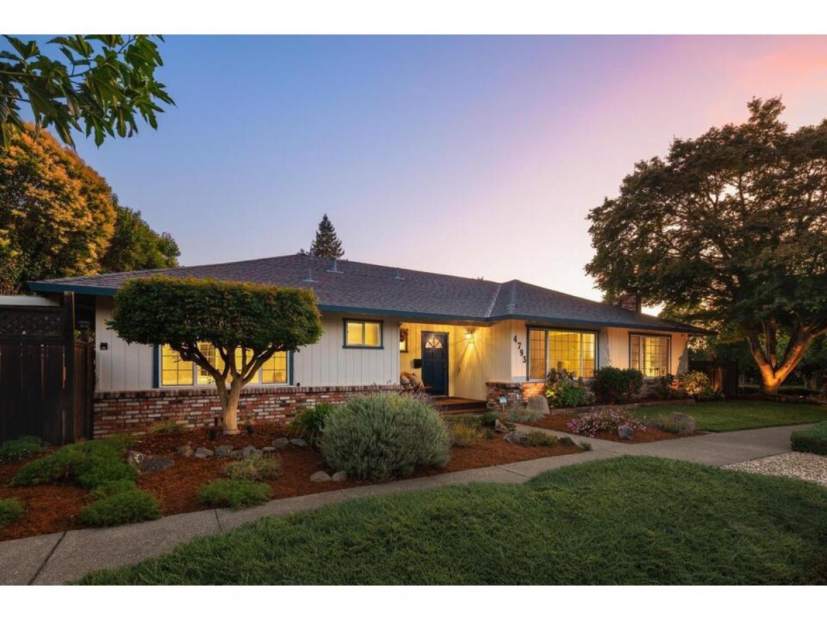 Picture of Home For Sale in Santa Rosa, California, United States