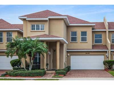 Home For Sale in New Smyrna Beach, Florida