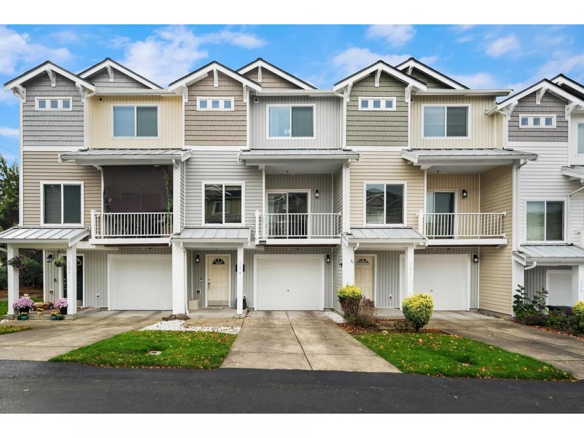 Picture of Condo For Sale in Tacoma, Washington, United States