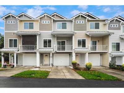 Condo For Sale in Tacoma, Washington