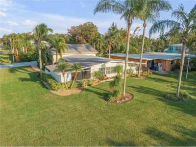 Home For Sale in New Smyrna Beach, Florida