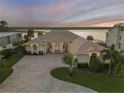 Home For Sale in New Smyrna Beach, Florida