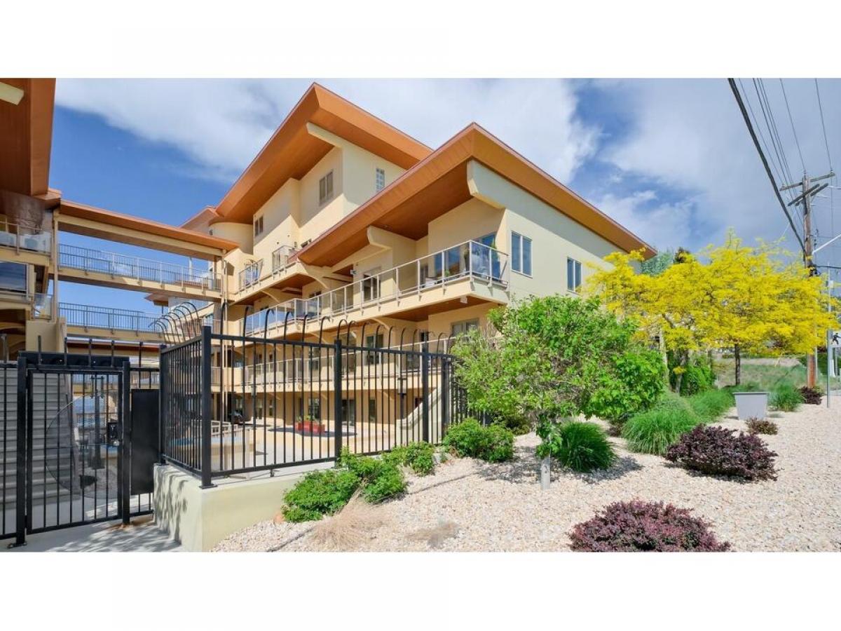 Picture of Condo For Sale in Penticton, British Columbia, Canada