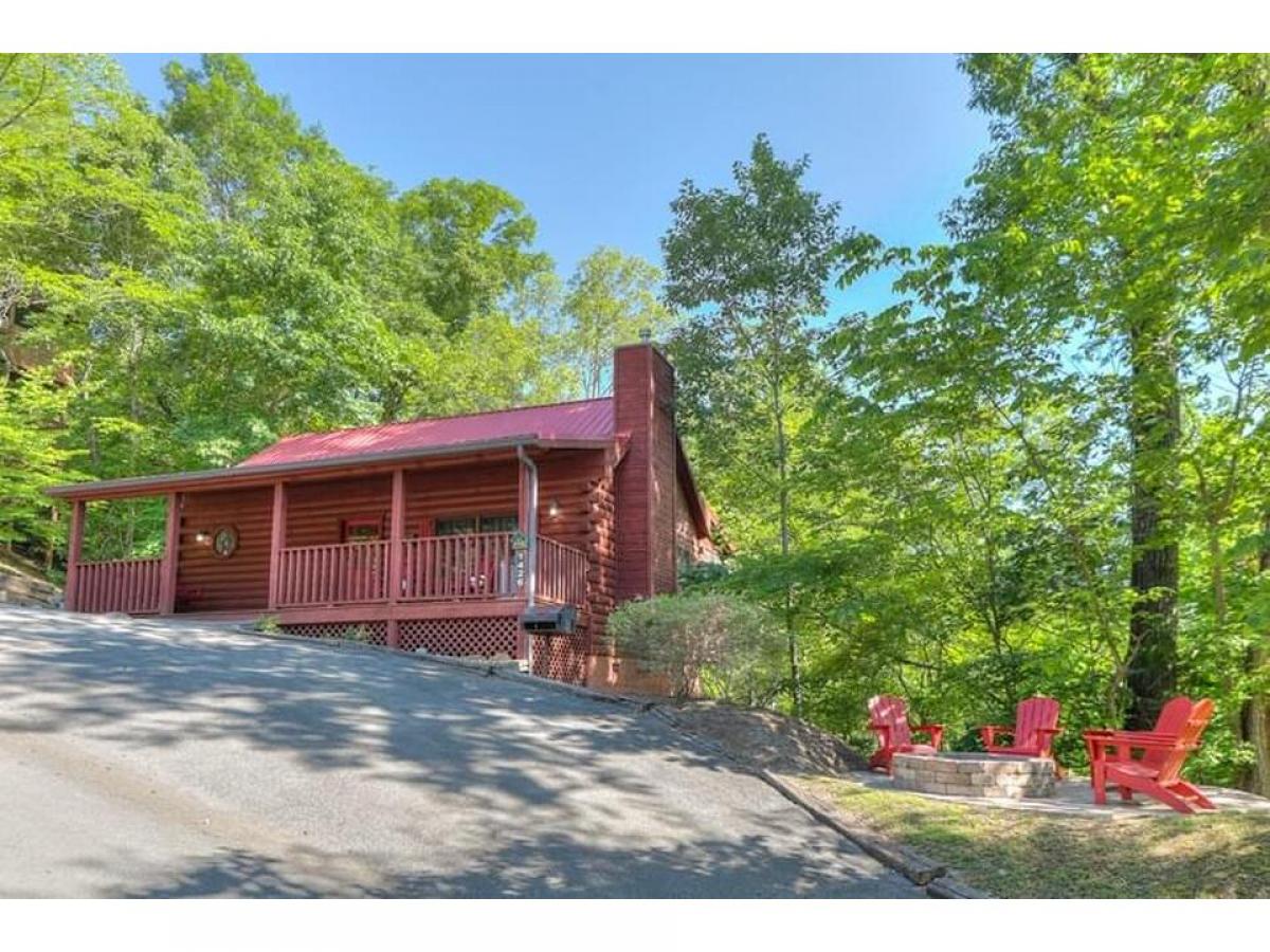 Picture of Home For Sale in Sevierville, Tennessee, United States