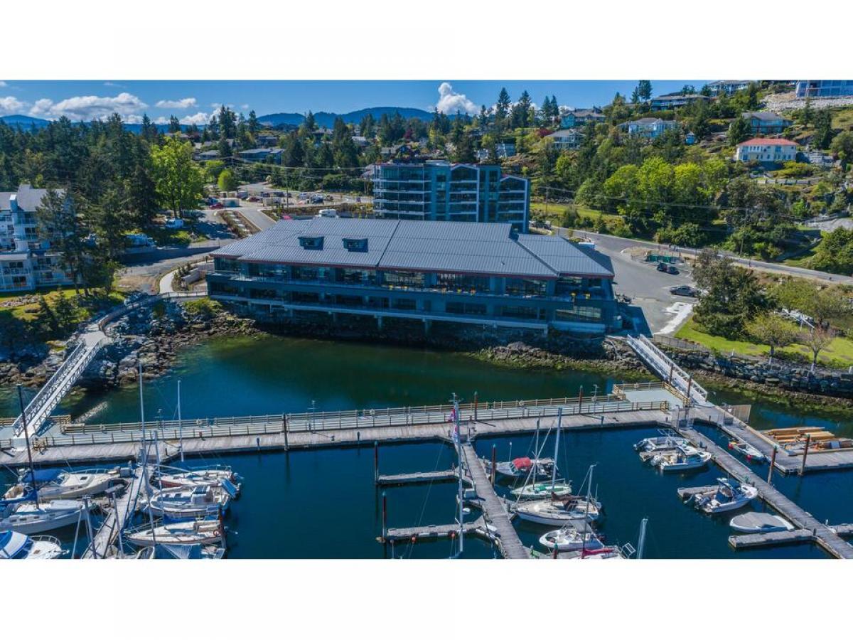 Picture of Condo For Sale in Nanoose Bay, British Columbia, Canada