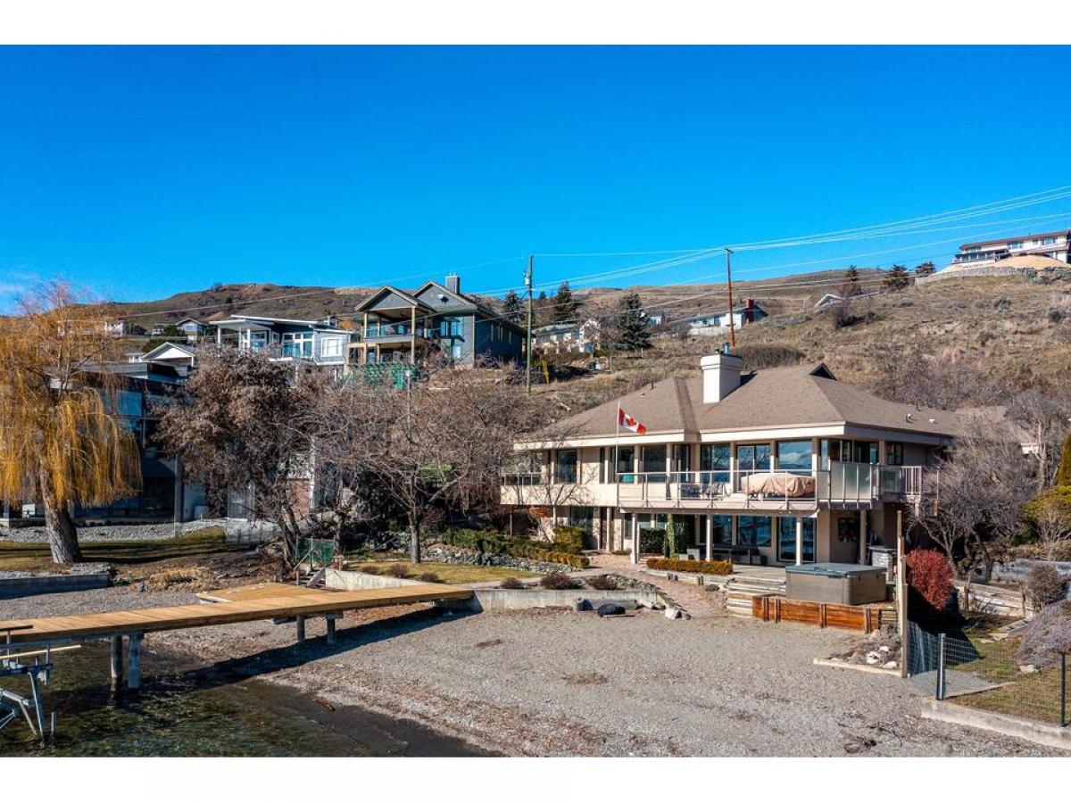 Picture of Home For Sale in Vernon, British Columbia, Canada