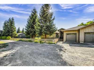 Home For Sale in Healdsburg, California