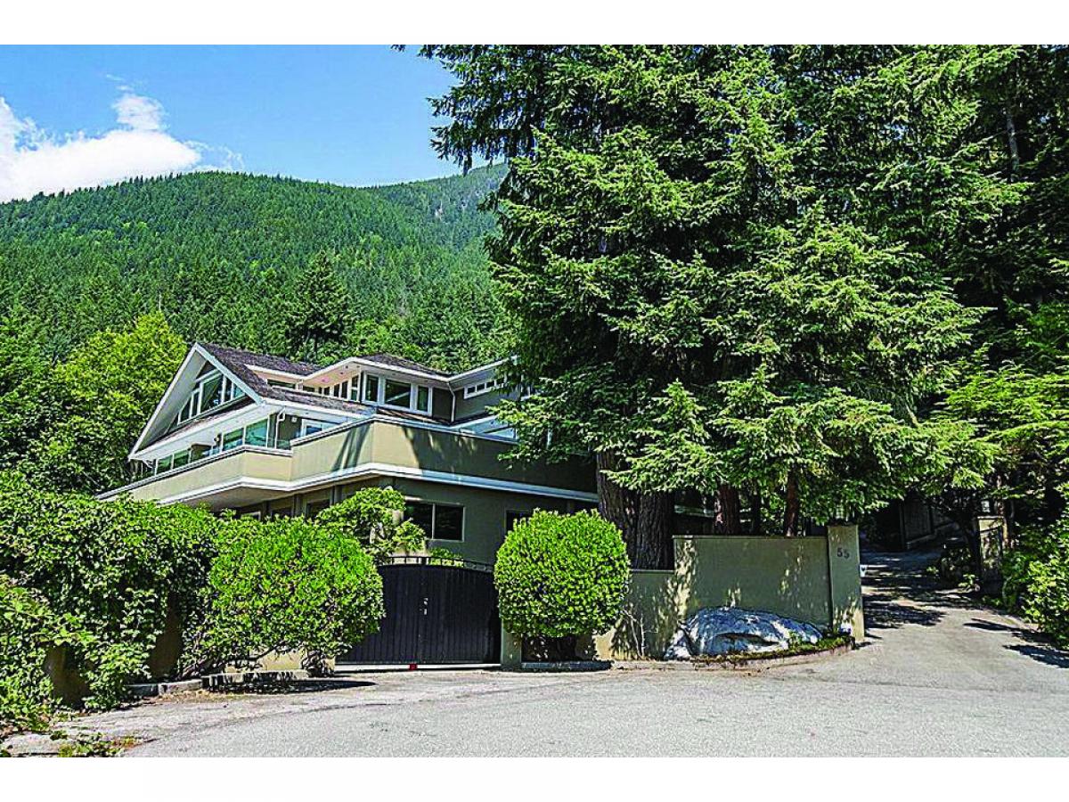 Picture of Home For Sale in Lions Bay, British Columbia, Canada