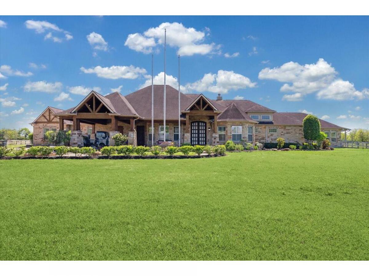 Picture of Home For Sale in Friendswood, Texas, United States