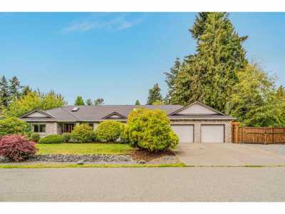 Home For Sale in Parksville, Canada