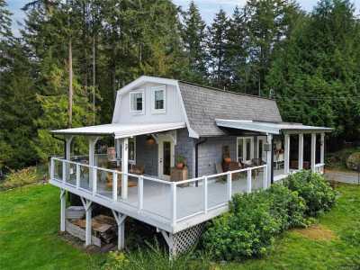 Home For Sale in Mayne Island, Canada