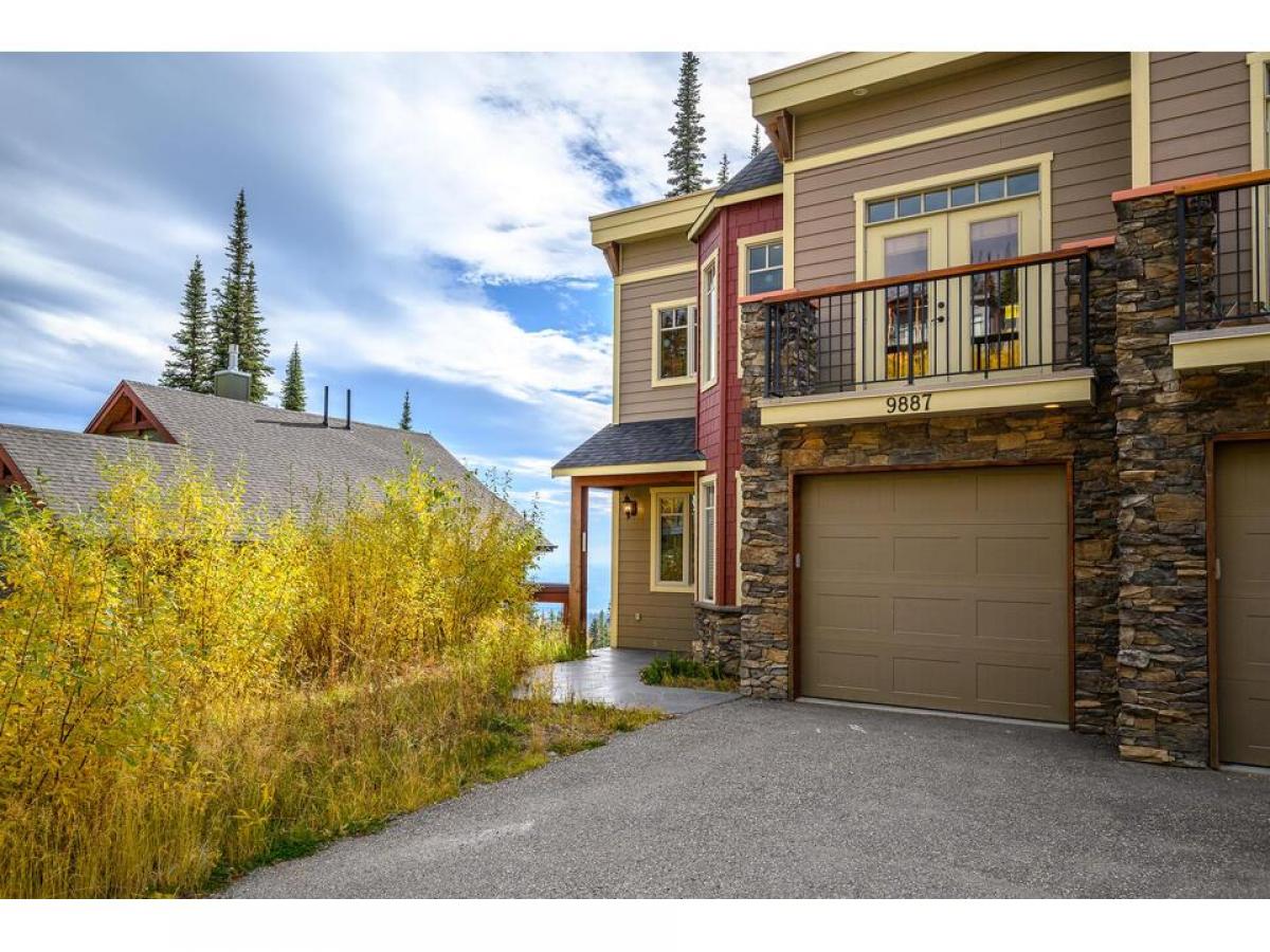 Picture of Home For Sale in Vernon, British Columbia, Canada