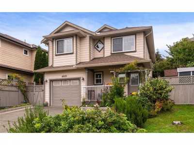 Home For Sale in Saanich, Canada