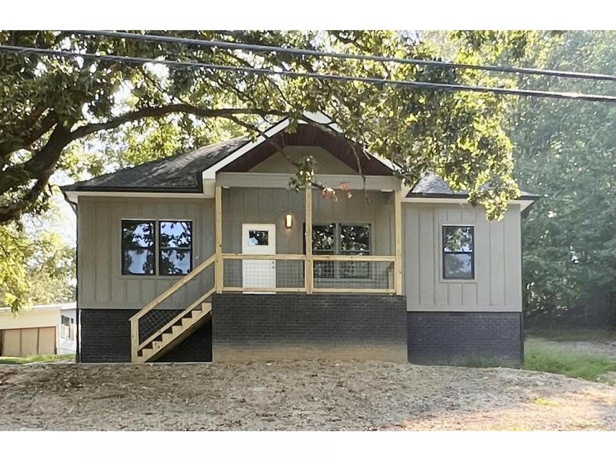 Picture of Home For Sale in Ringgold, Georgia, United States