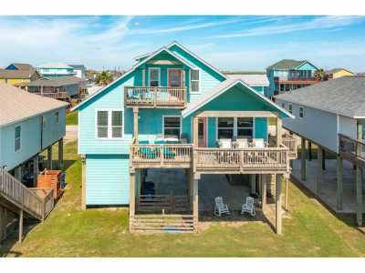 Home For Sale in Surfside Beach, Texas