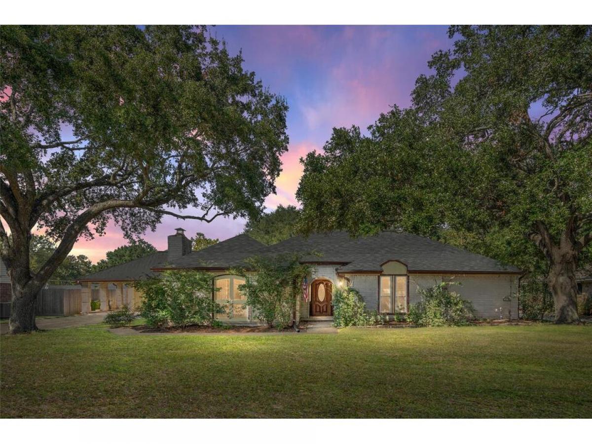 Picture of Home For Sale in Rosenberg, Texas, United States