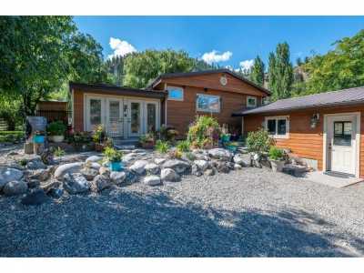 Home For Sale in Oliver, Canada