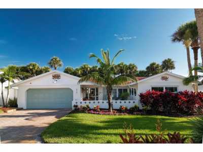 Home For Sale in New Smyrna Beach, Florida