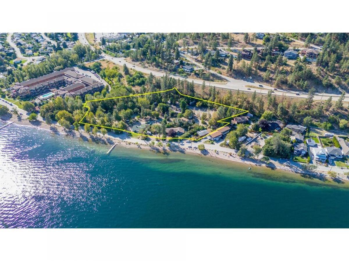 Picture of Residential Land For Sale in Peachland, British Columbia, Canada