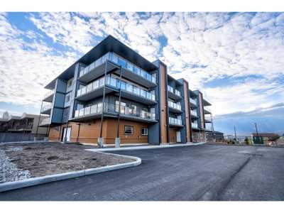 Condo For Sale in Osoyoos, Canada