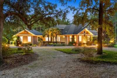 Home For Sale in Alachua, Florida