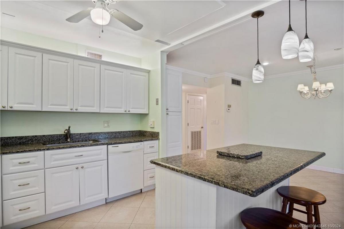 Picture of Condo For Sale in Stuart, Florida, United States