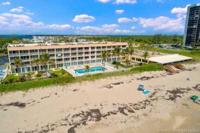 Condo For Sale in Jensen Beach, Florida