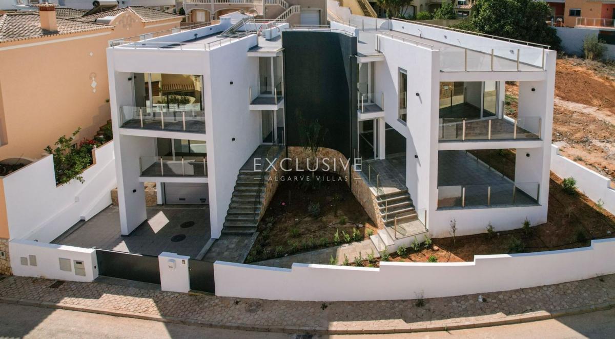 Picture of Villa For Sale in Lagos, Algarve, Portugal