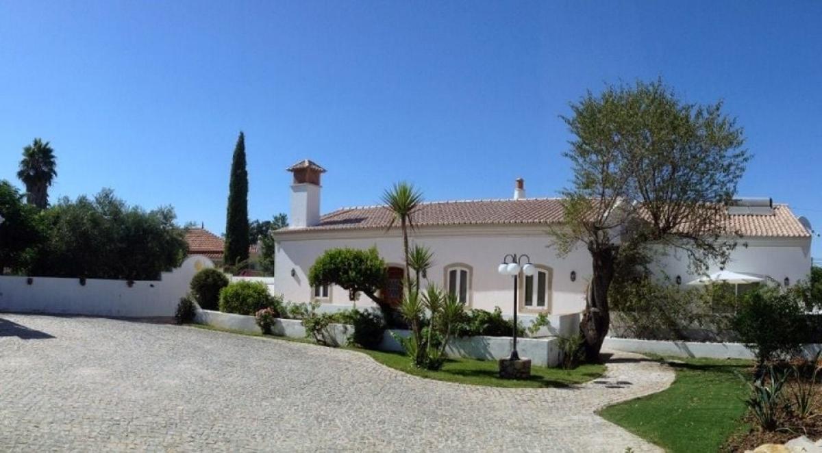 Picture of Villa For Sale in Sao Bras de Alportel, Faro, Portugal