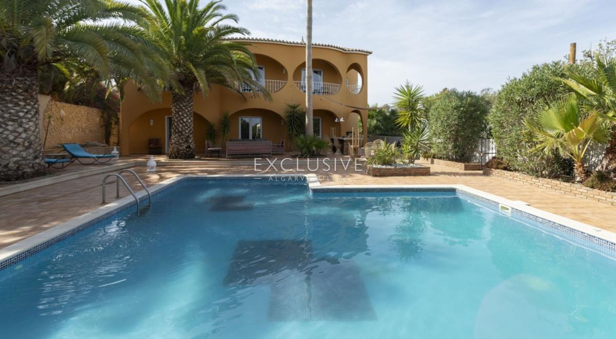 Picture of Villa For Sale in Lagoa, Algarve, Portugal