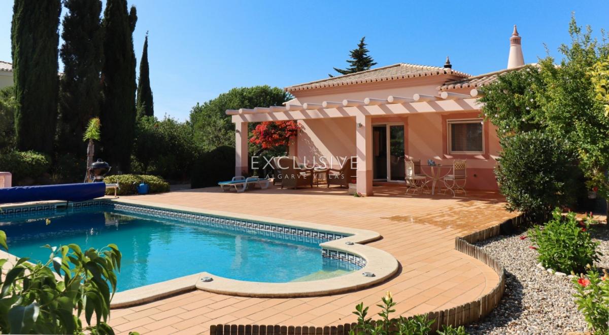 Picture of Villa For Sale in Lagoa, Algarve, Portugal