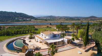 Villa For Sale in Lagoa, Portugal