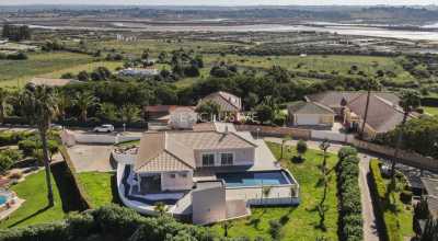 Villa For Sale in Lagos, Portugal