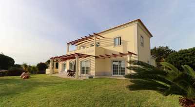 Villa For Sale in Lagoa, Portugal