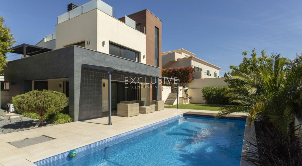 Picture of Villa For Sale in Lagoa, Algarve, Portugal