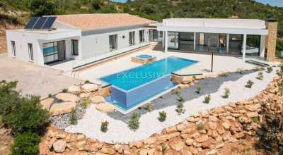 Villa For Sale in Loule, Portugal