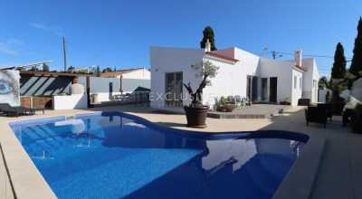 Villa For Sale in Lagoa, Portugal