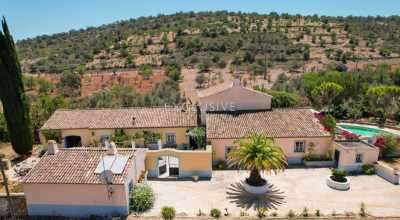 Villa For Sale in Albufeira, Portugal