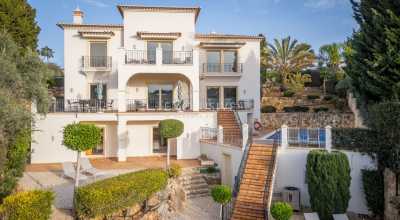 Villa For Sale in Lagoa, Portugal