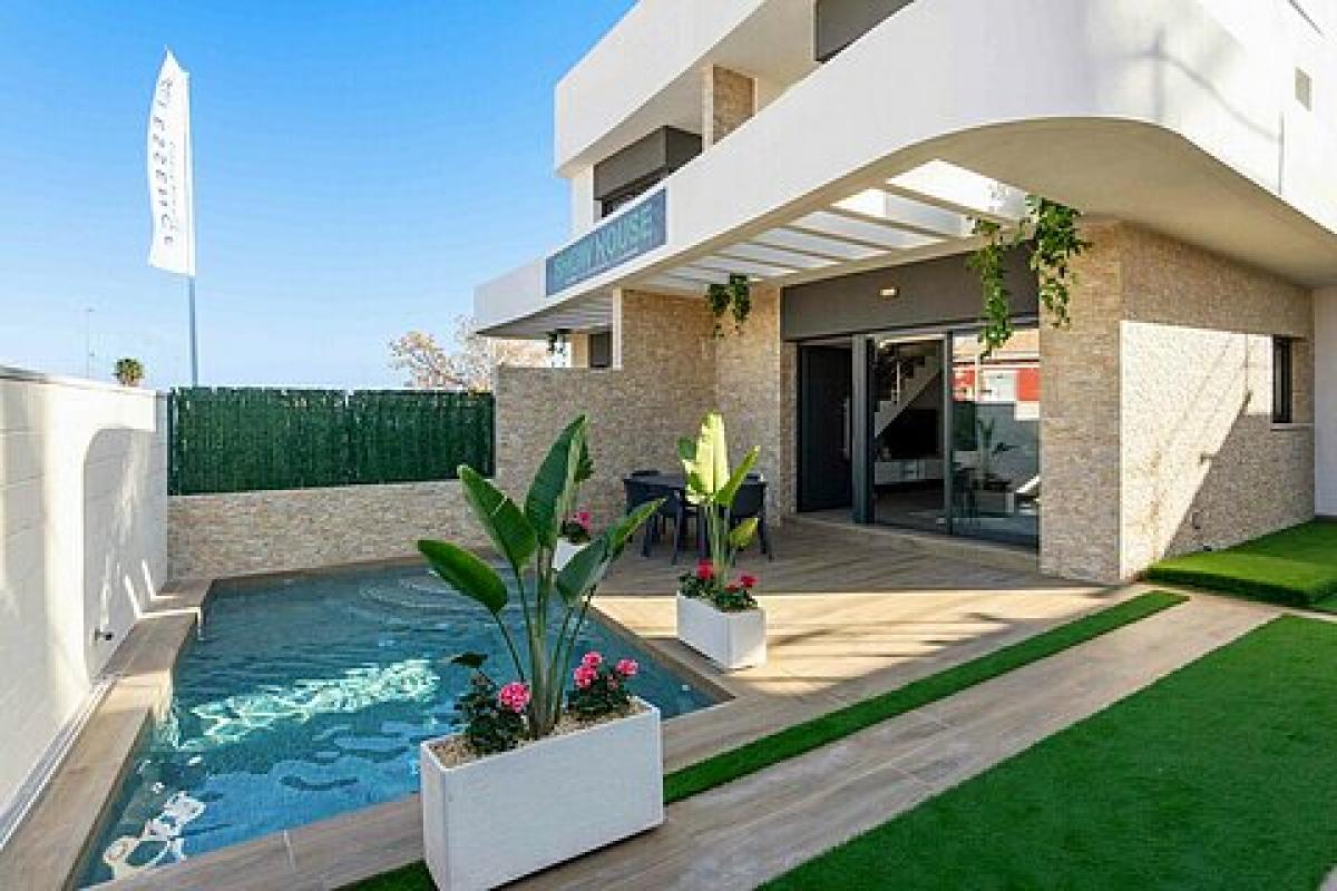 Picture of Villa For Sale in Los Montesinos, Alicante, Spain