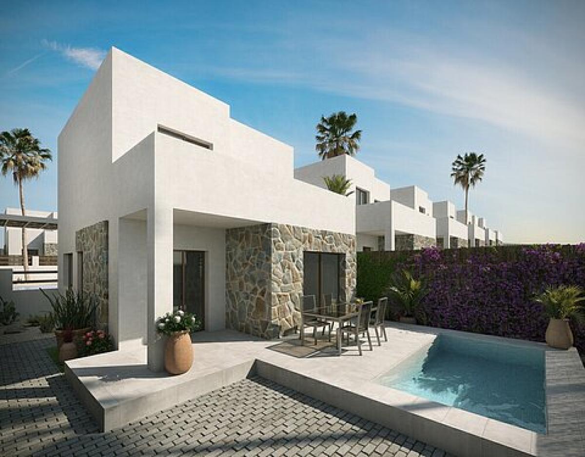 Picture of Villa For Sale in Villamartin, Alicante, Spain