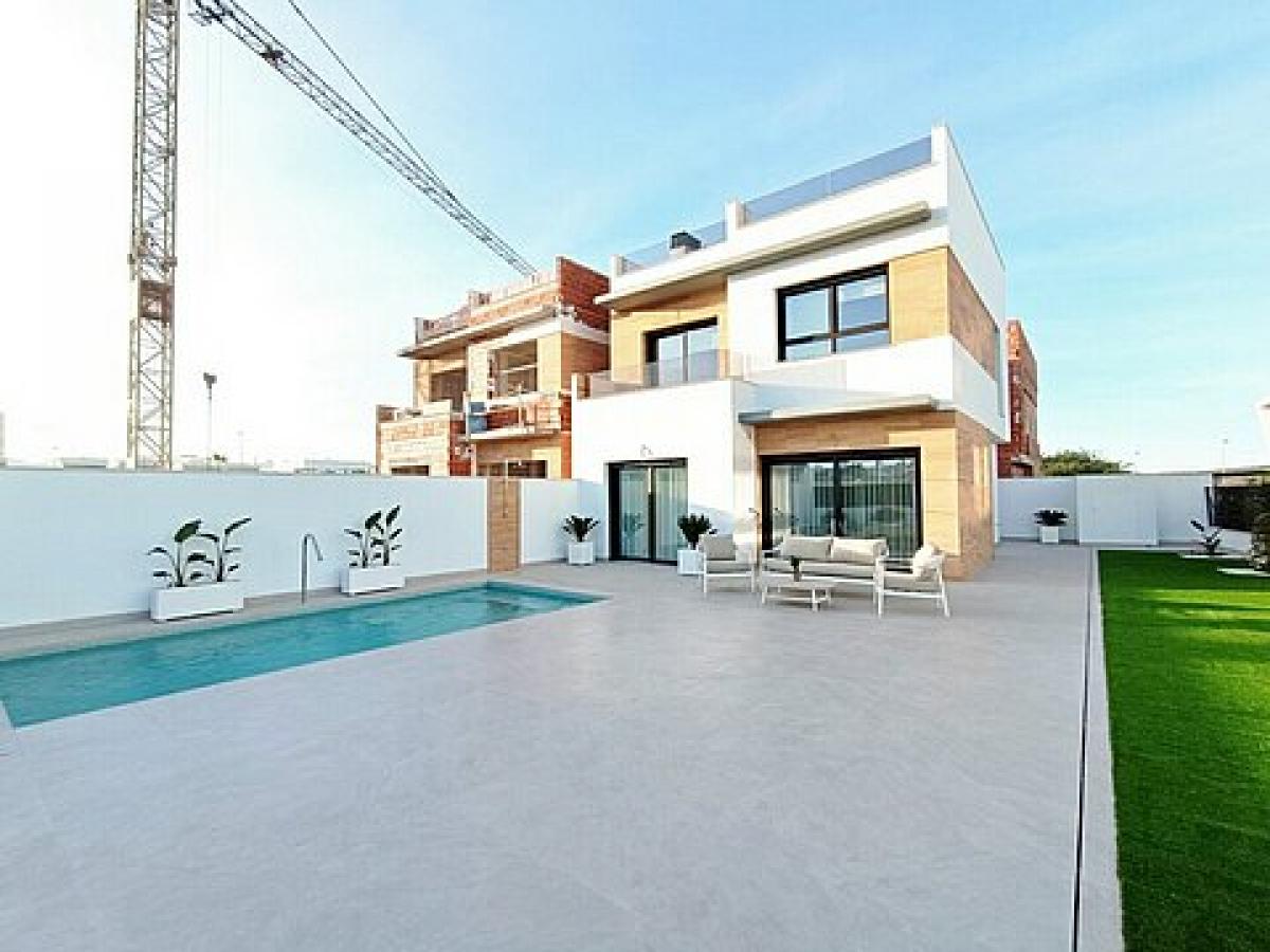 Picture of Villa For Sale in Benijofar, Alicante, Spain