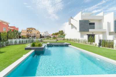 Bungalow For Sale in Los Balcones, Spain