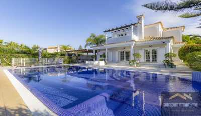 Villa For Sale in Almancil, Portugal