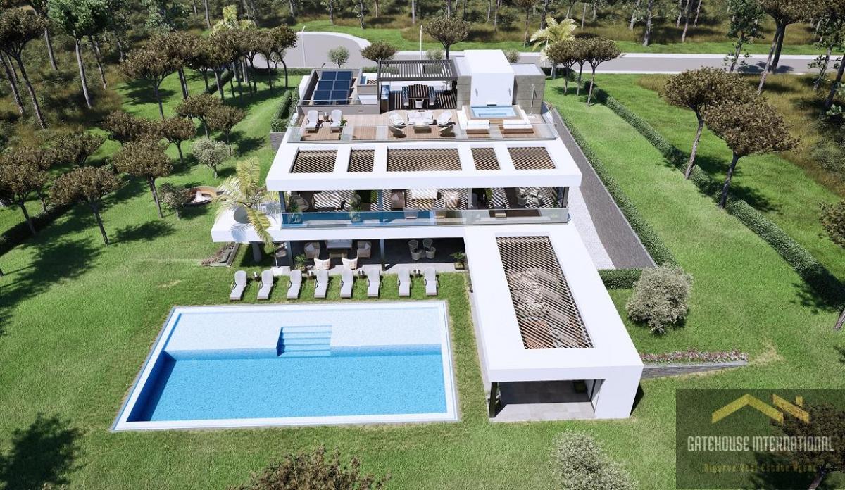 Picture of Villa For Sale in Vilamoura, Algarve, Portugal