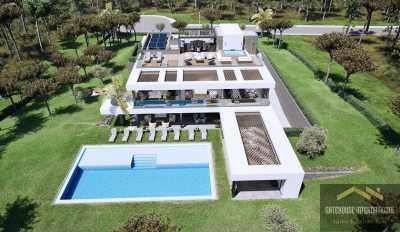 Villa For Sale in Vilamoura, Portugal